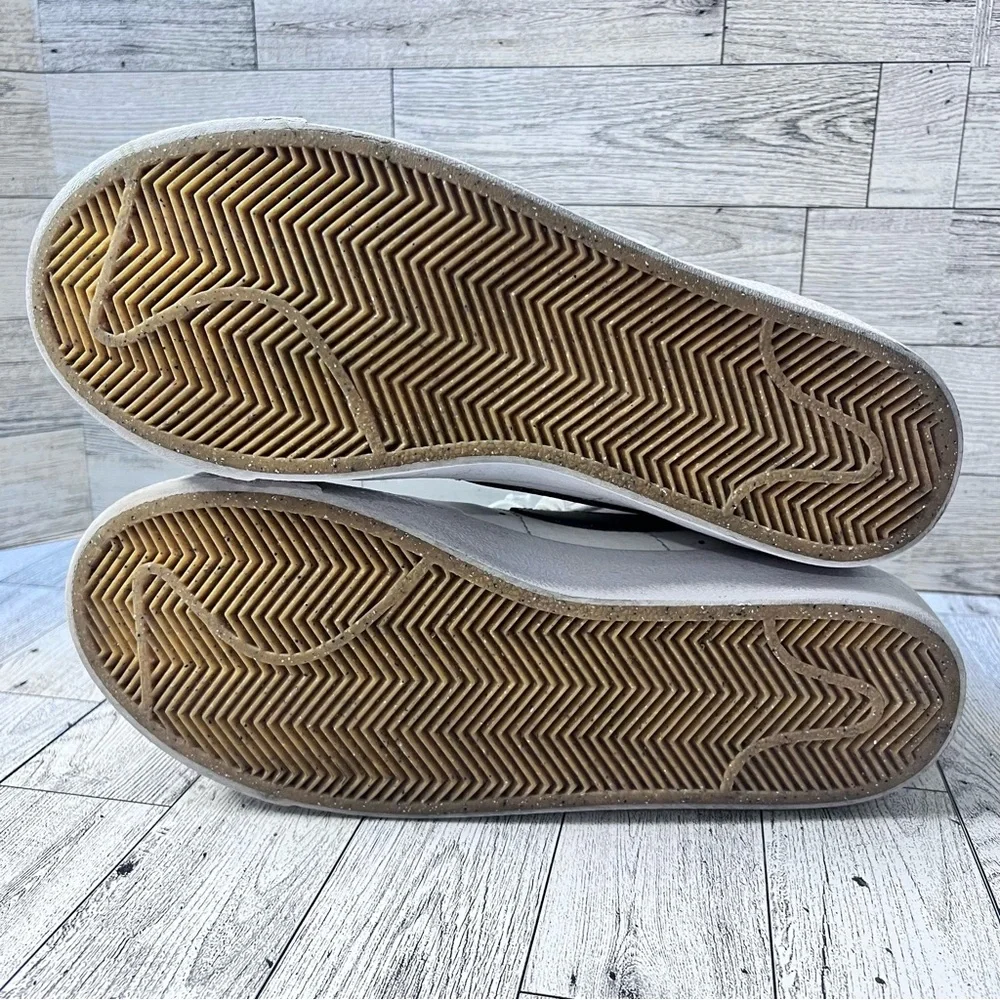 Nike Blazers White and Black High-Top Sneakers - Picture 5 of 7